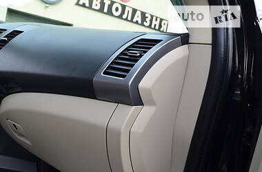 Позашляховик / Кросовер Citroen C-Crosser 2009 в 