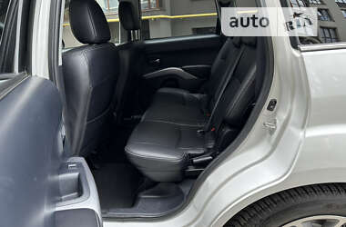 Позашляховик / Кросовер Citroen C-Crosser 2011 в 
