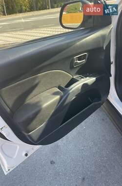 Внедорожник / Кроссовер Citroen C-Crosser 2010 в 