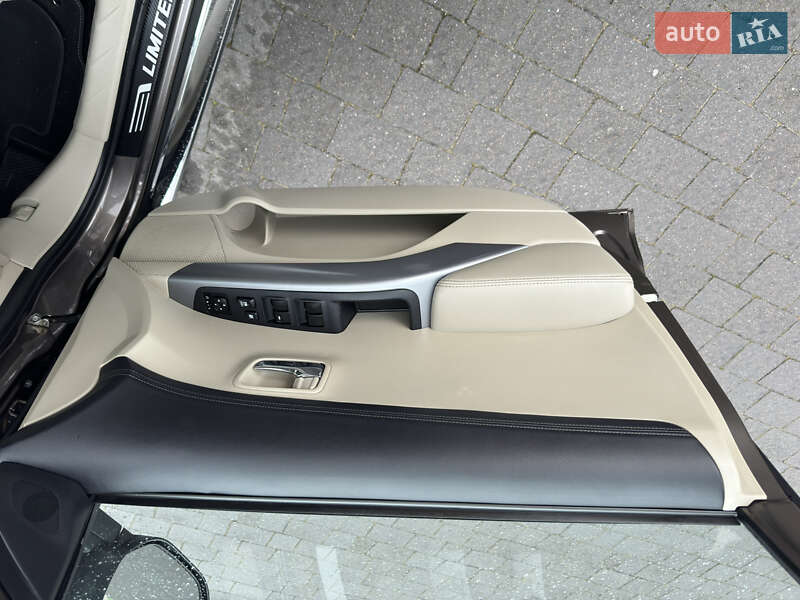 Позашляховик / Кросовер Citroen C-Crosser 2012 в Стрию
