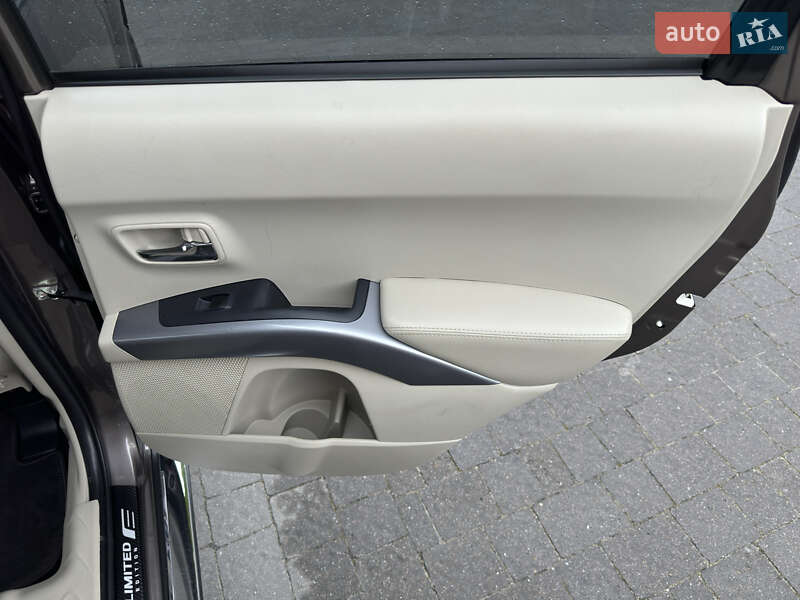 Позашляховик / Кросовер Citroen C-Crosser 2012 в Стрию