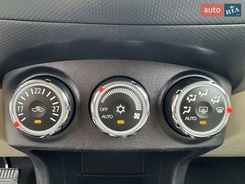 Позашляховик / Кросовер Citroen C-Crosser 2012 в Стрию