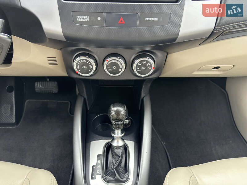 Позашляховик / Кросовер Citroen C-Crosser 2012 в Стрию