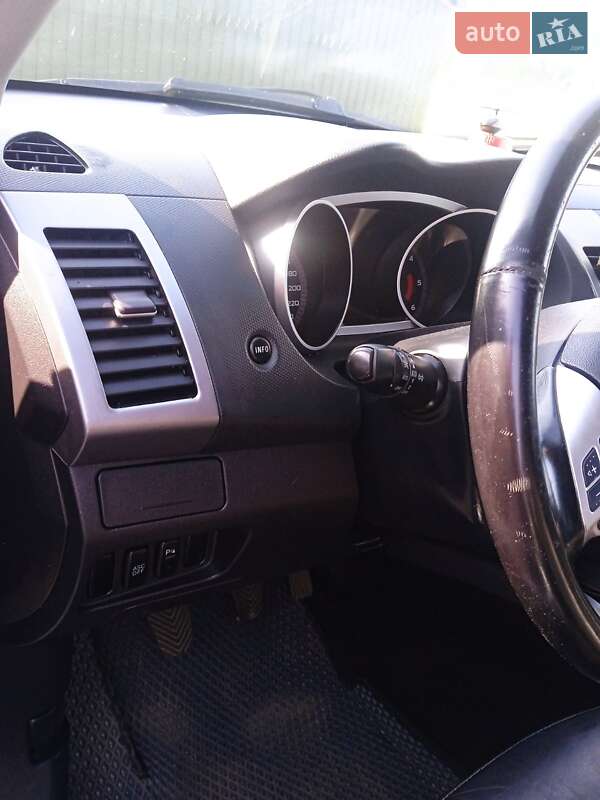 Позашляховик / Кросовер Citroen C-Crosser 2008 в Стрию