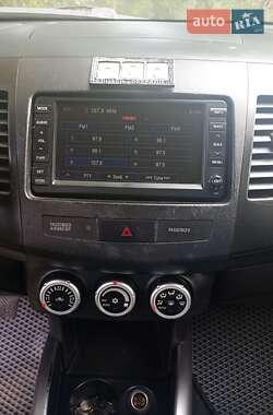 Позашляховик / Кросовер Citroen C-Crosser 2009 в 