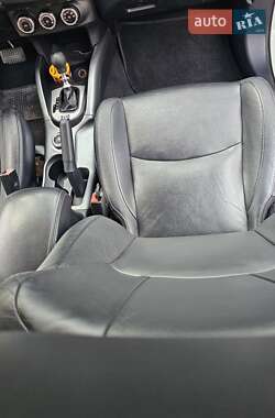 Позашляховик / Кросовер Citroen C-Crosser 2010 в 