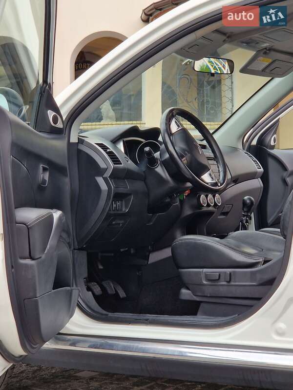 Внедорожник / Кроссовер Citroen C-Crosser 2008 в Золочеве фото 10 Внедорожник / Кроссовер Citroen C-Crosser 2008 в Золочеве