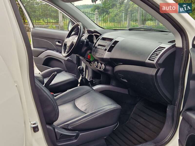 Внедорожник / Кроссовер Citroen C-Crosser 2008 в Золочеве фото 14 Внедорожник / Кроссовер Citroen C-Crosser 2008 в Золочеве