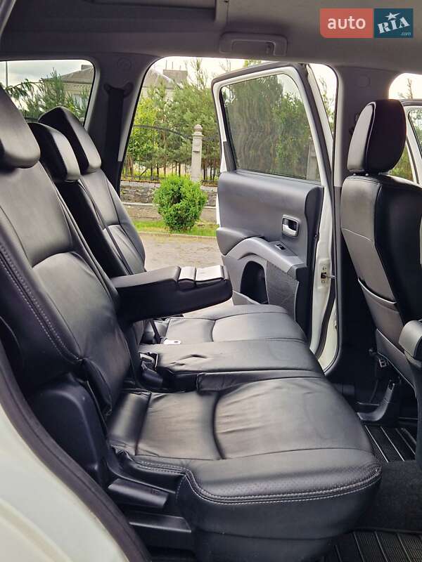 Внедорожник / Кроссовер Citroen C-Crosser 2008 в Золочеве фото 28 Внедорожник / Кроссовер Citroen C-Crosser 2008 в Золочеве