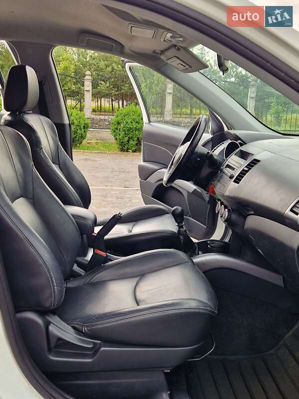 Внедорожник / Кроссовер Citroen C-Crosser 2008 в Золочеве фото 48 Внедорожник / Кроссовер Citroen C-Crosser 2008 в Золочеве