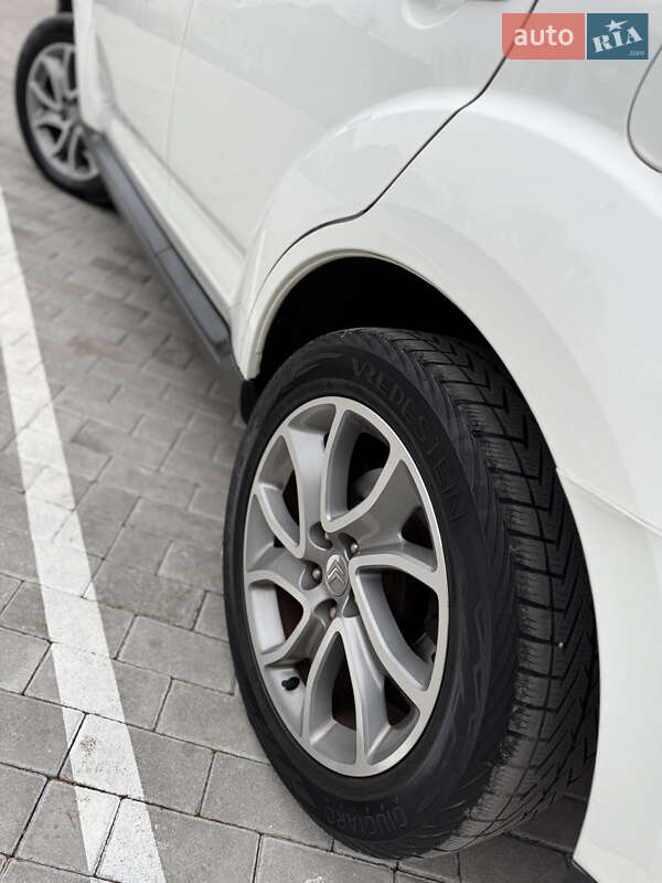 Внедорожник / Кроссовер Citroen C-Crosser 2012 в Кременце фото 17 Внедорожник / Кроссовер Citroen C-Crosser 2012 в Кременце