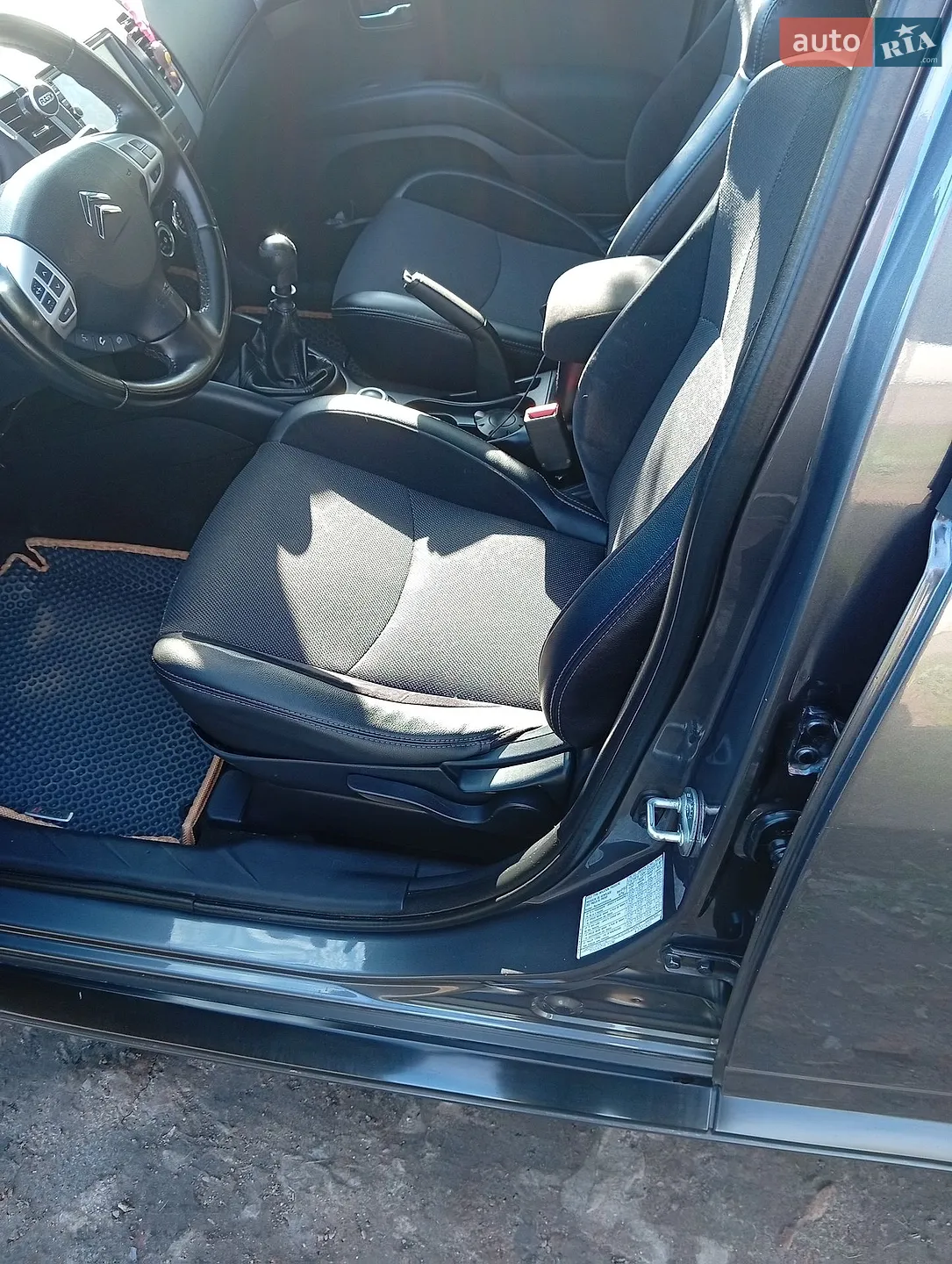 2011 Citroen C-Crosser - мініатюра 12
