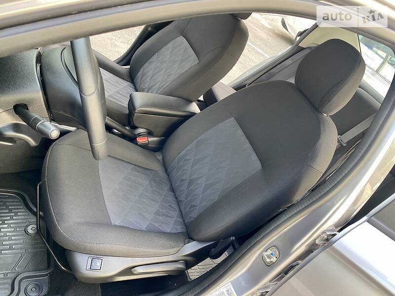 Седан Citroen C-Elysee 2017 в Киеве фото 24 Седан Citroen C-Elysee 2017 в Киеве