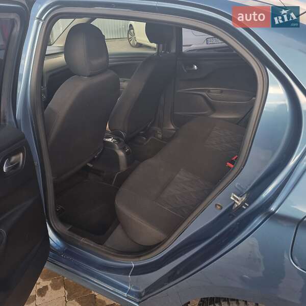 Седан Citroen C-Elysee 2013 в Ужгороде