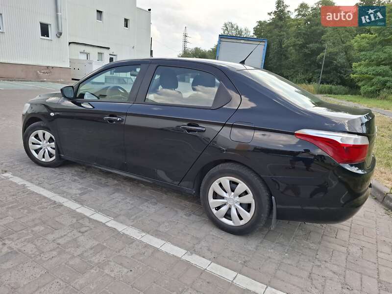 Седан Citroen C-Elysee 2013 в Львове