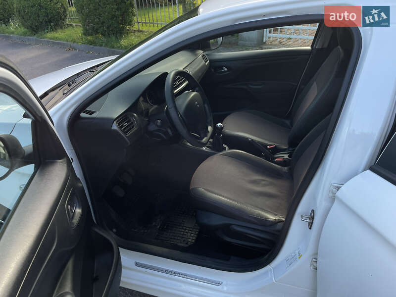 Седан Citroen C-Elysee 2013 в Ровно фото 6 Седан Citroen C-Elysee 2013 в Ровно