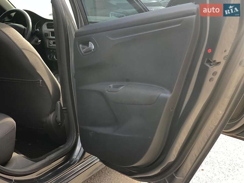 Седан Citroen C-Elysee 2017 в Виннице фото 19 Седан Citroen C-Elysee 2017 в Виннице