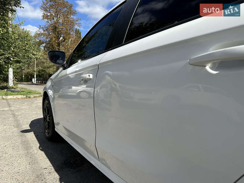 Седан Citroen C-Elysee 2013 в Киеве