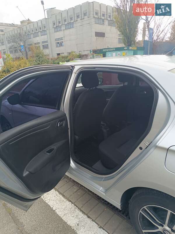 Седан Citroen C-Elysee 2016 в Києві