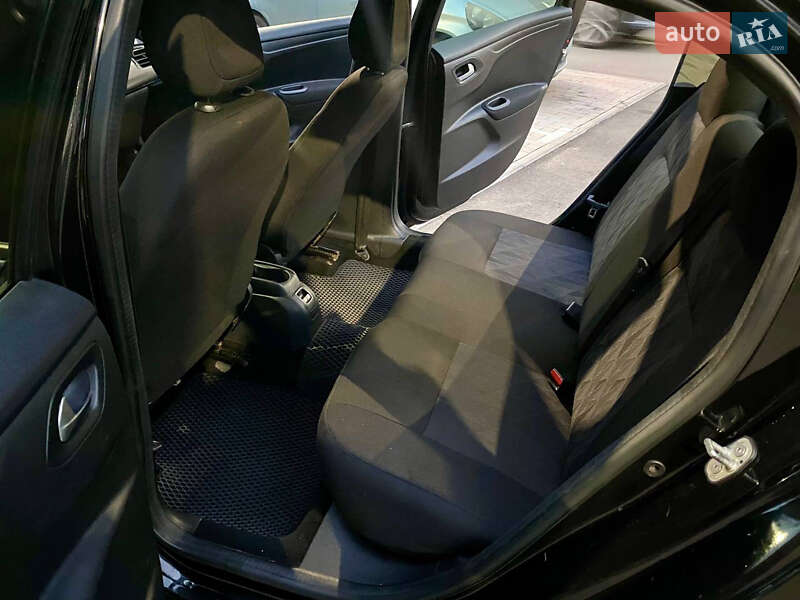 Седан Citroen C-Elysee 2015 в Києві фото 14 Седан Citroen C-Elysee 2015 в Києві