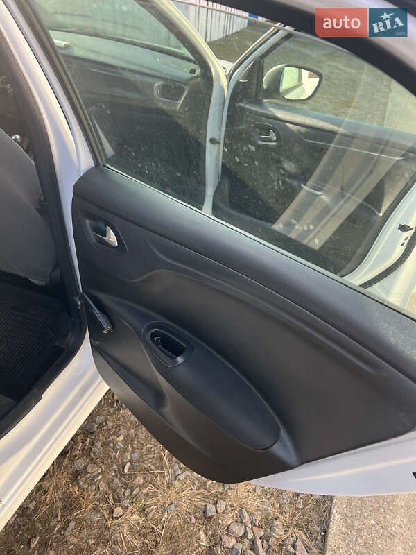 Седан Citroen C-Elysee 2013 в Рокитному фото 14 Седан Citroen C-Elysee 2013 в Рокитному