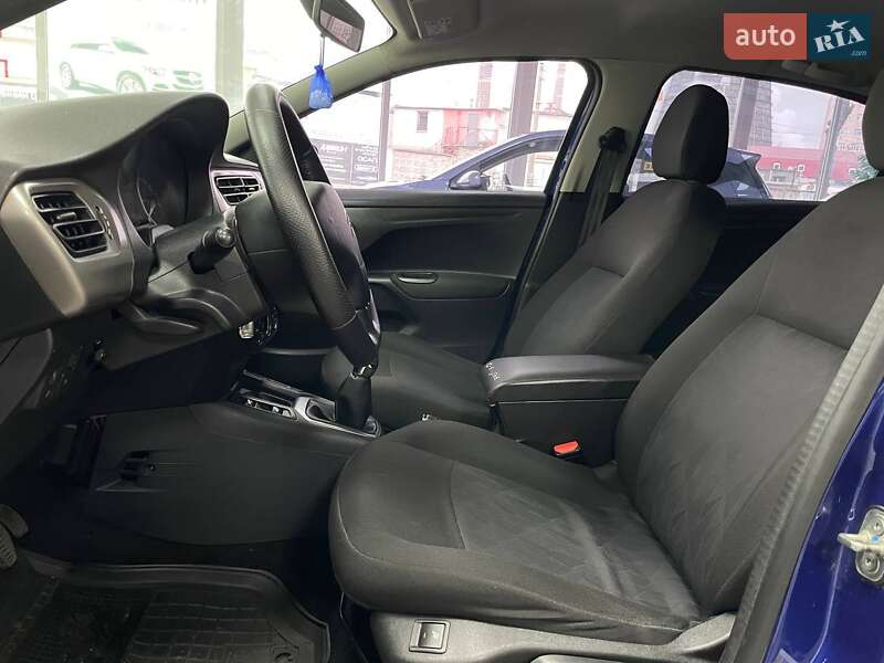 Седан Citroen C-Elysee 2017 в Киеве фото 17 Седан Citroen C-Elysee 2017 в Киеве