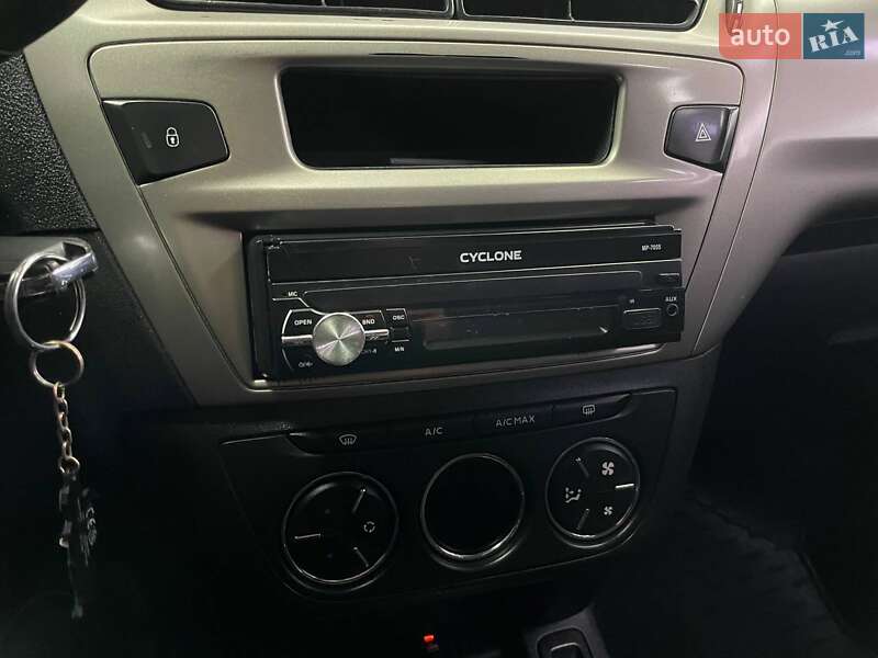 Седан Citroen C-Elysee 2017 в Киеве фото 28 Седан Citroen C-Elysee 2017 в Киеве