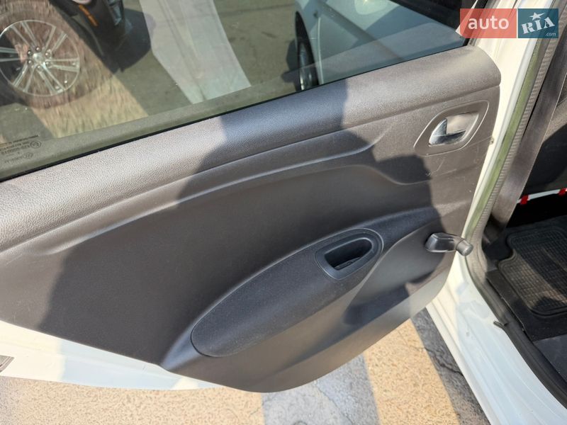 Седан Citroen C-Elysee 2013 в Киеве фото 16 Седан Citroen C-Elysee 2013 в Киеве