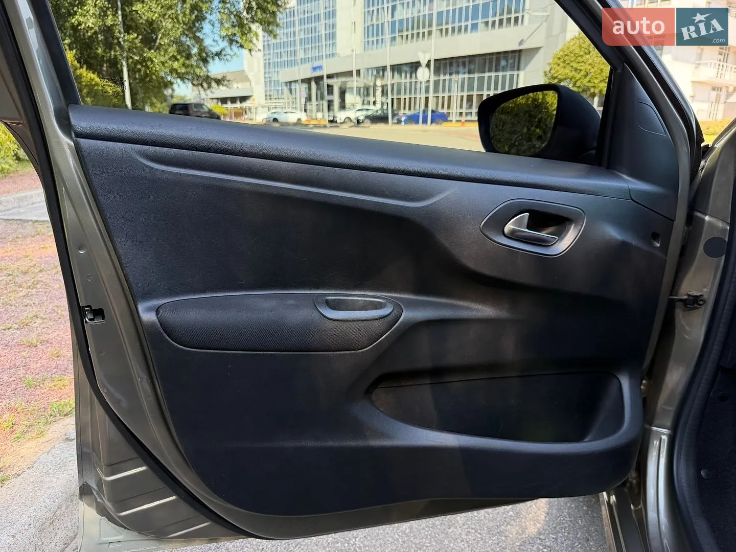 2017 Citroen C-Elysee - мініатюра 27