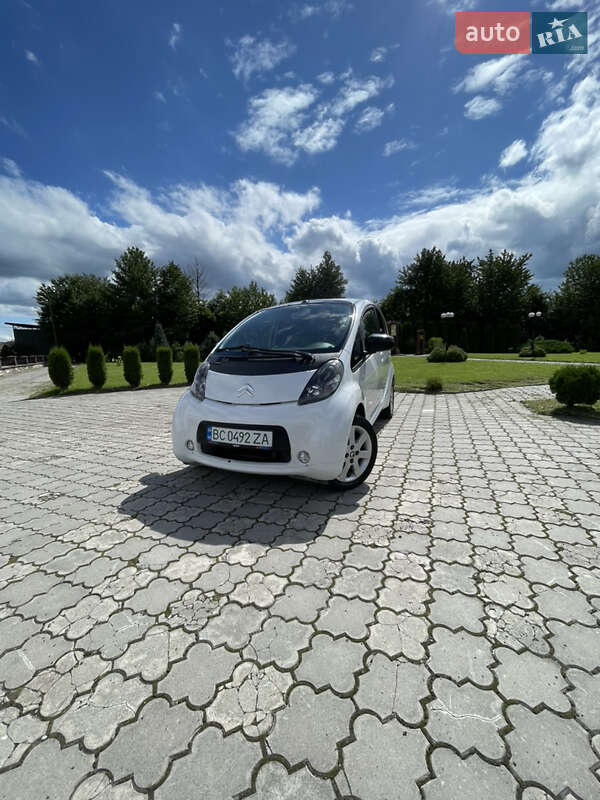 Хэтчбек Citroen C-Zero 2010 в Золочеве