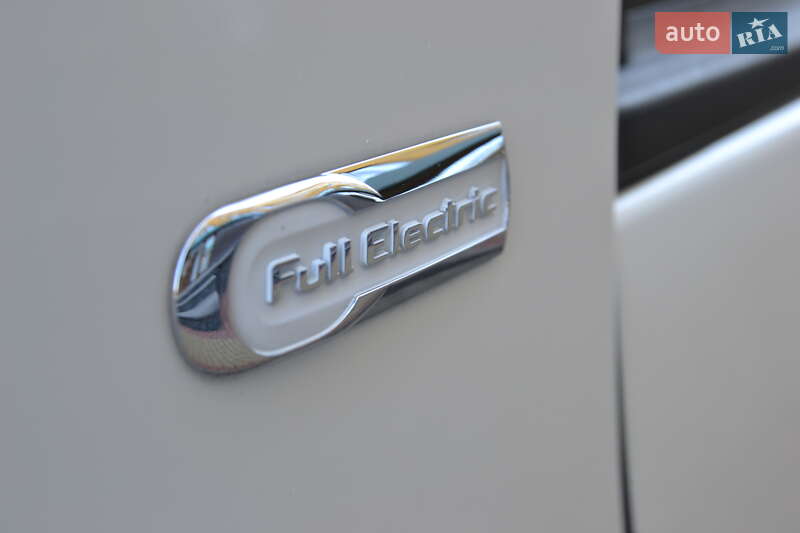 Хэтчбек Citroen C-Zero 2014 в Луцке