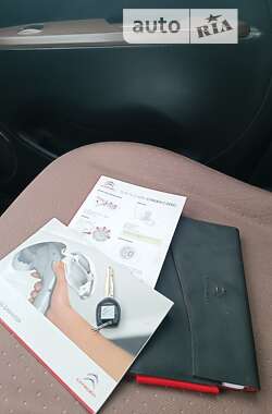 Хэтчбек Citroen C-Zero 2011 в 