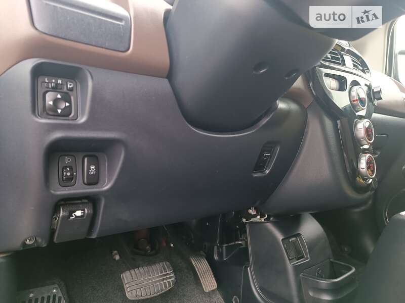 Хэтчбек Citroen C-Zero 2011 в Золочеве фото 7 Хэтчбек Citroen C-Zero 2011 в Золочеве