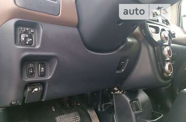 Хэтчбек Citroen C-Zero 2011 в 