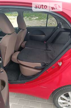 Хэтчбек Citroen C-Zero 2011 в 