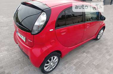 Хэтчбек Citroen C-Zero 2011 в 