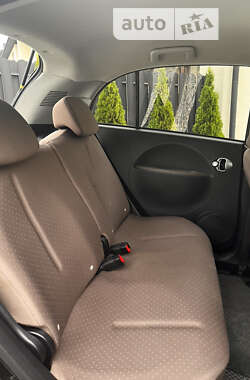 Хэтчбек Citroen C-Zero 2012 в 
