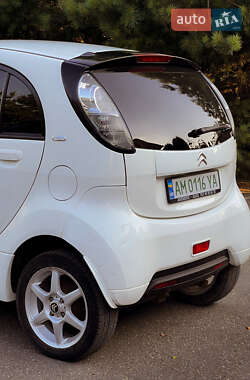 Хэтчбек Citroen C-Zero 2012 в 