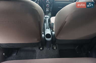 Хэтчбек Citroen C-Zero 2011 в 