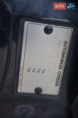 Хэтчбек Citroen C-Zero 2011 в 