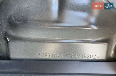 Хэтчбек Citroen C-Zero 2011 в 