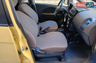 Хэтчбек Citroen C-Zero 2011 в 