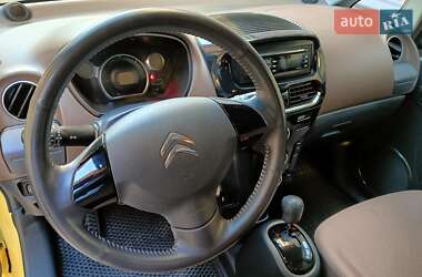 Хэтчбек Citroen C-Zero 2011 в 