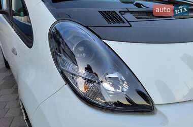 Хэтчбек Citroen C-Zero 2011 в 