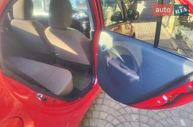 Хэтчбек Citroen C-Zero 2012 в 