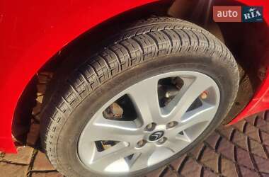 Хэтчбек Citroen C-Zero 2012 в 