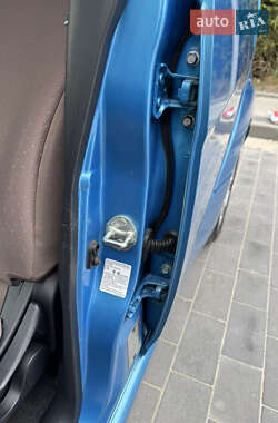 Хэтчбек Citroen C-Zero 2015 в 