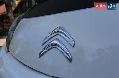 Хэтчбек Citroen C-Zero 2011 в 