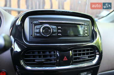 Хэтчбек Citroen C-Zero 2011 в 