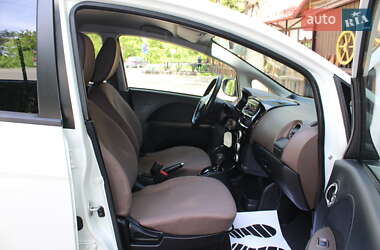 Хэтчбек Citroen C-Zero 2011 в 